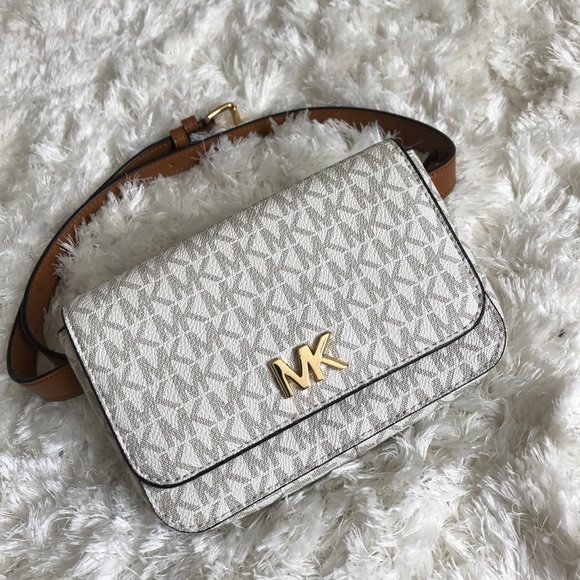 Michael Kors Mott Logo Belt Bag - Picture 1 of 10